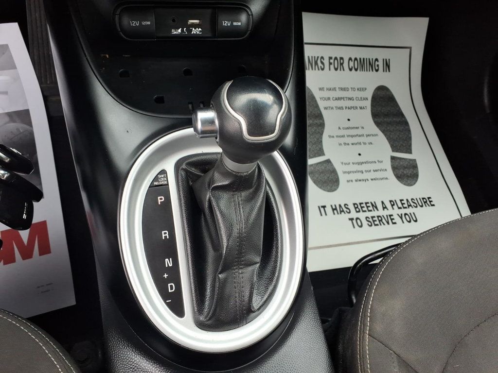 2016 Kia Soul Wagon 4D - 23011743 - 11