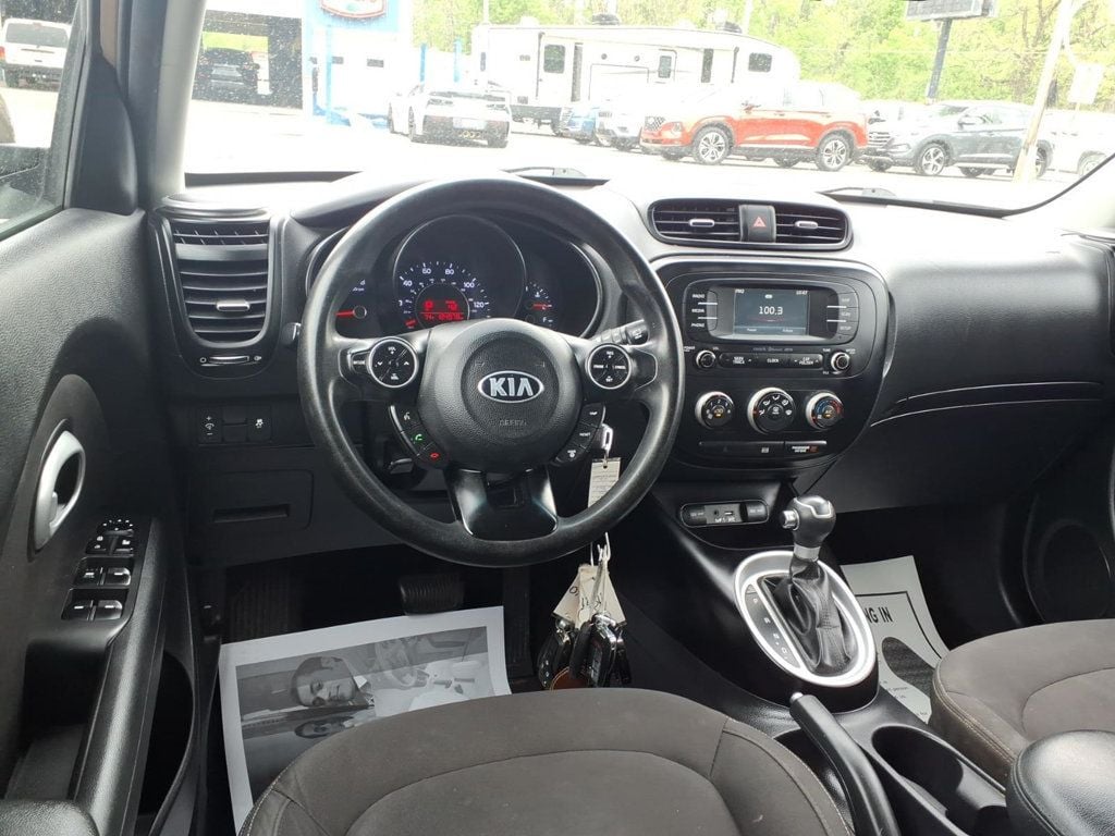 2016 Kia Soul Wagon 4D - 23011743 - 16