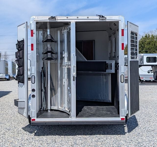 2016 Lakota 3 Horse Slant 11' Living Quarters  - 23015417 - 3