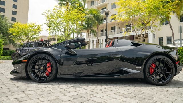 2016 Lamborghini Huracan 2dr Convertible LP 610-4 Spyder - 22875855 - 27