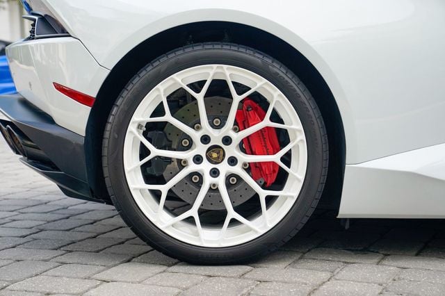 2016 Lamborghini Huracan 2dr Coupe LP 610-4 AWD - 22936606 - 31