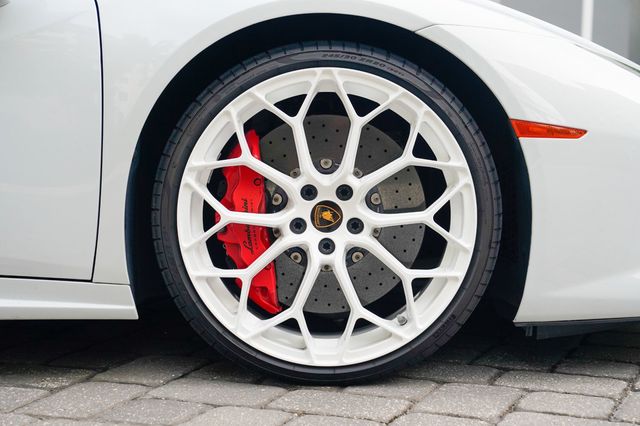 2016 Lamborghini Huracan 2dr Coupe LP 610-4 AWD - 22936606 - 34