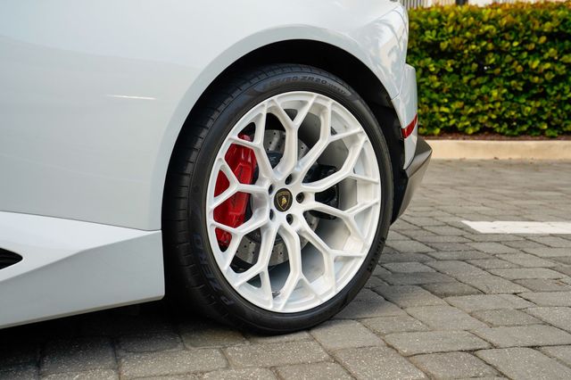 2016 Lamborghini Huracan 2dr Coupe LP 610-4 AWD - 22936606 - 43