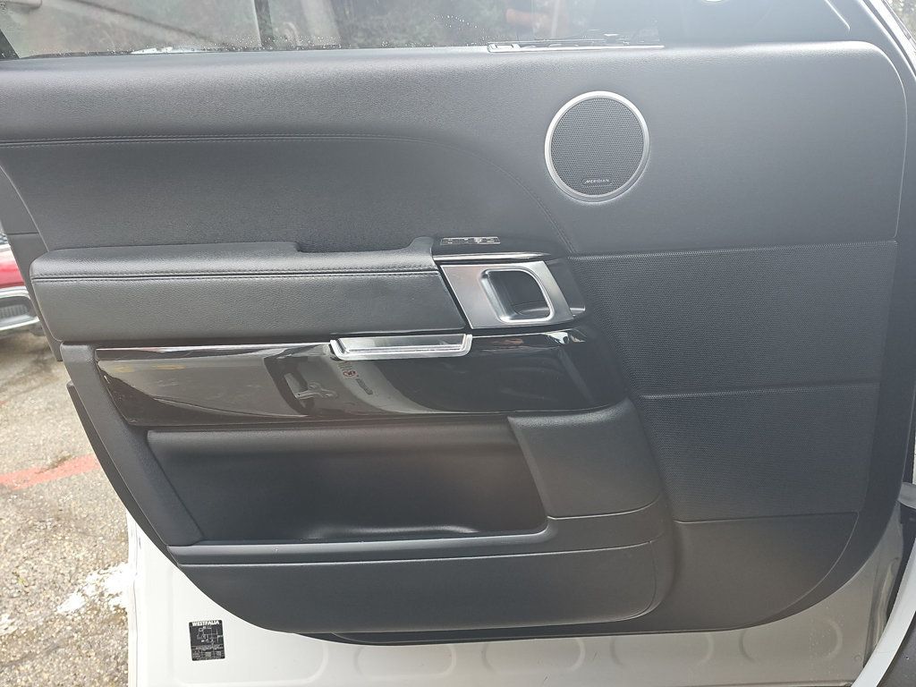 Land Rover Range Rover photo 17