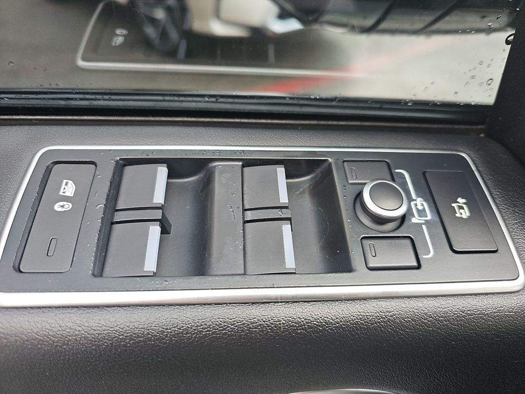Land Rover Range Rover photo 18