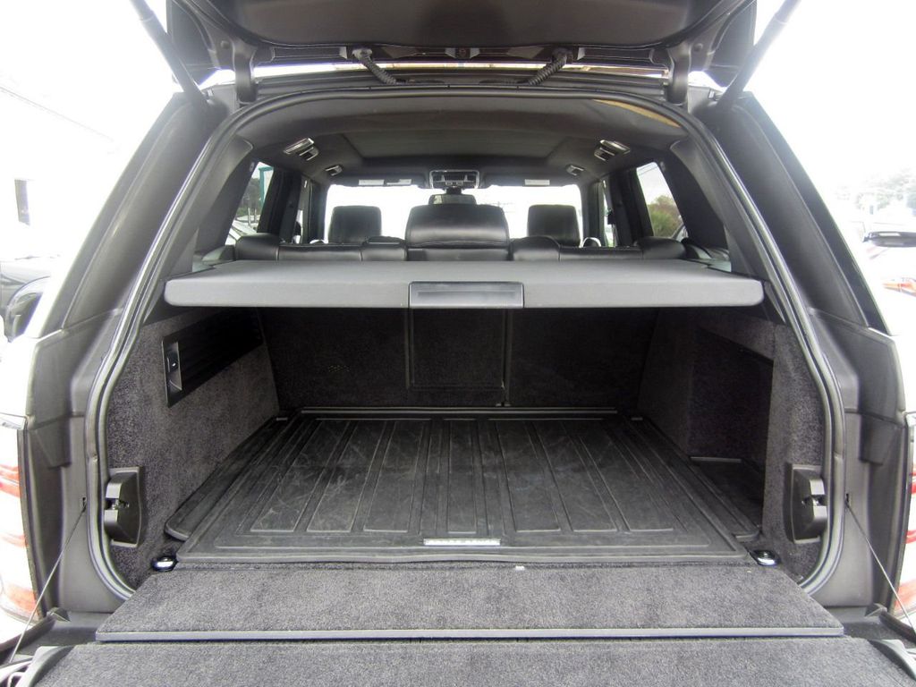 2016 Land Rover Range Rover HSE photo 20