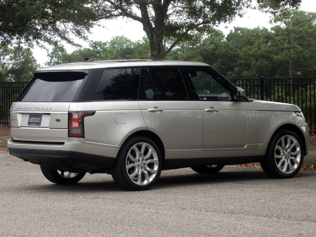 2016 Land Rover Range Rover HSE photo 5
