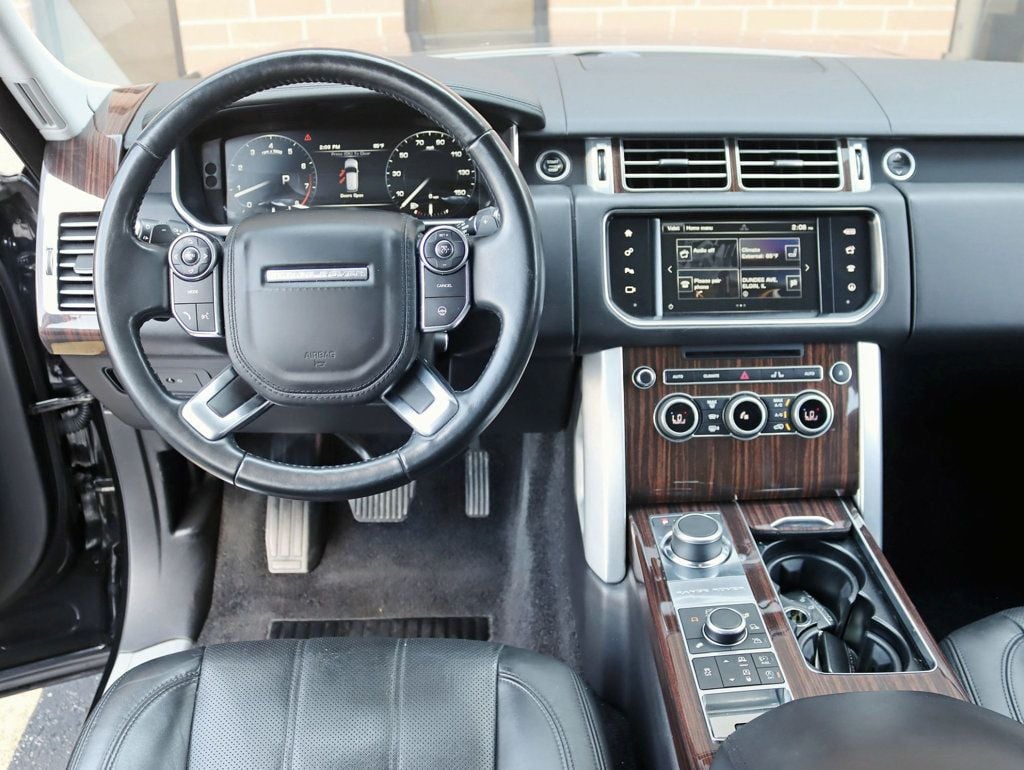 2016 Land Rover Range Rover HSE photo 11