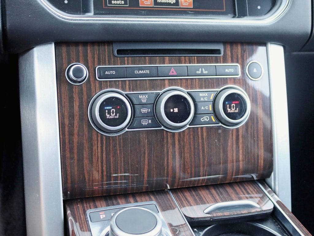 2016 Land Rover Range Rover HSE photo 17