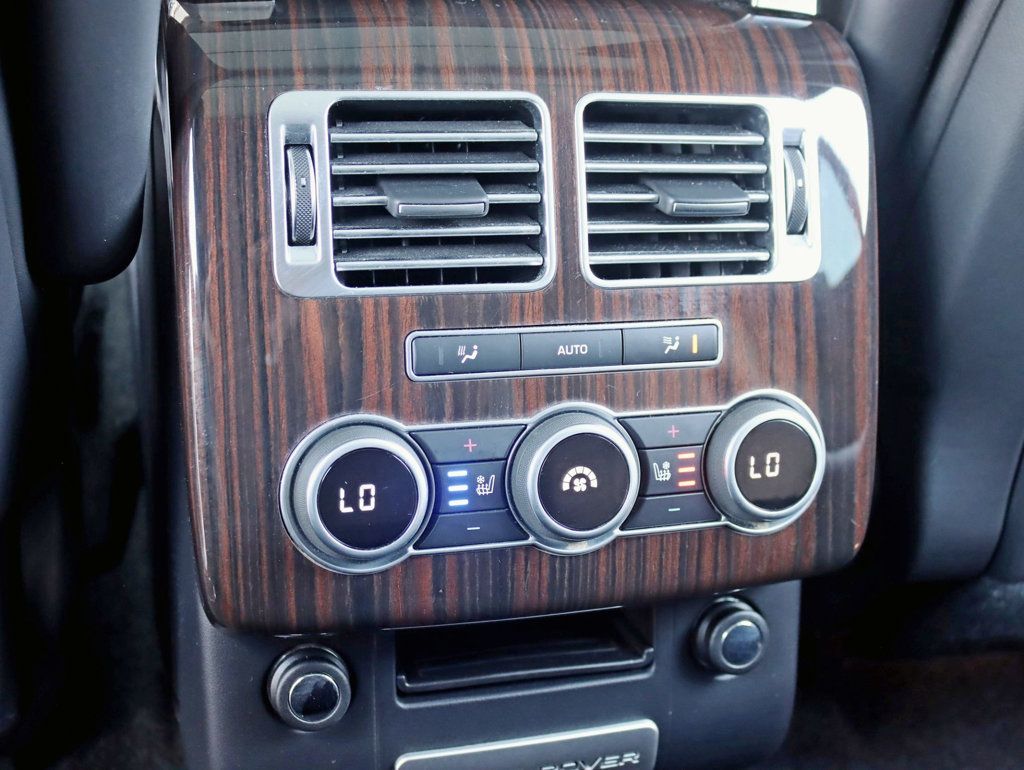 2016 Land Rover Range Rover HSE photo 19