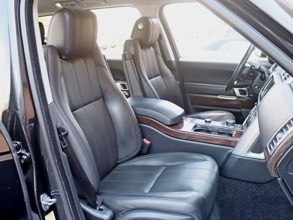 2016 Land Rover Range Rover HSE photo 21