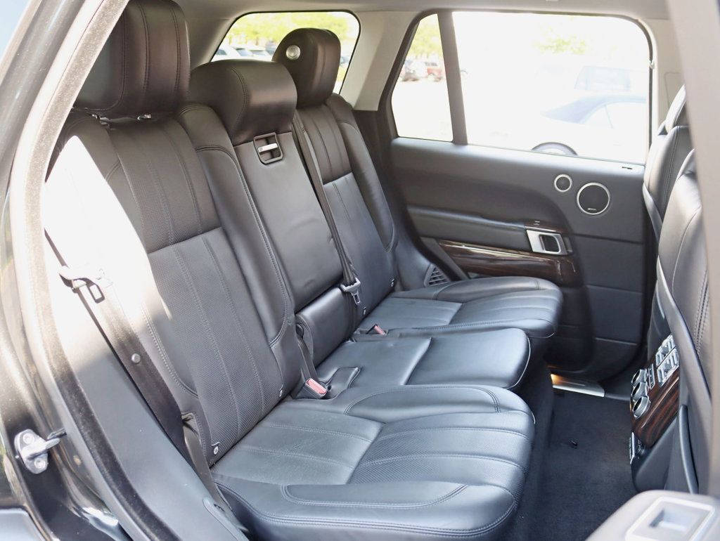 2016 Land Rover Range Rover HSE photo 23