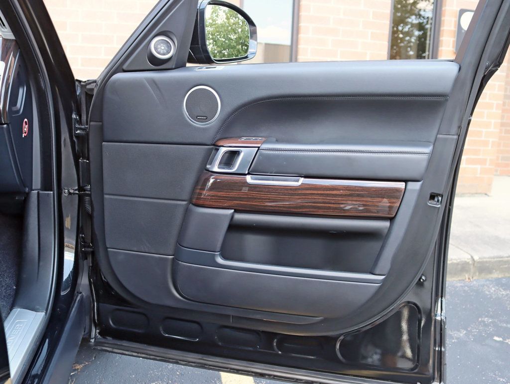 2016 Land Rover Range Rover HSE photo 27