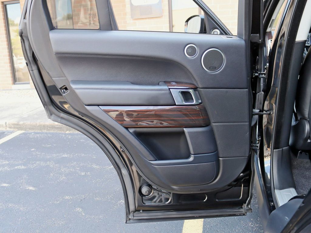 2016 Land Rover Range Rover HSE photo 28