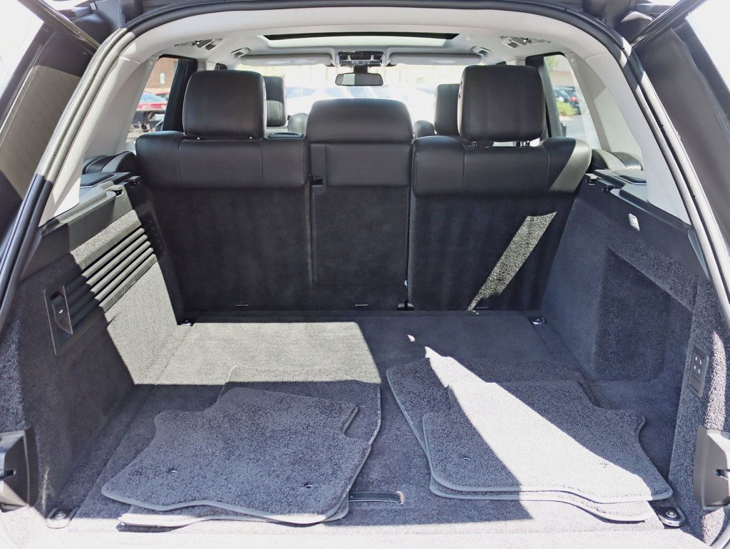 2016 Land Rover Range Rover HSE photo 30