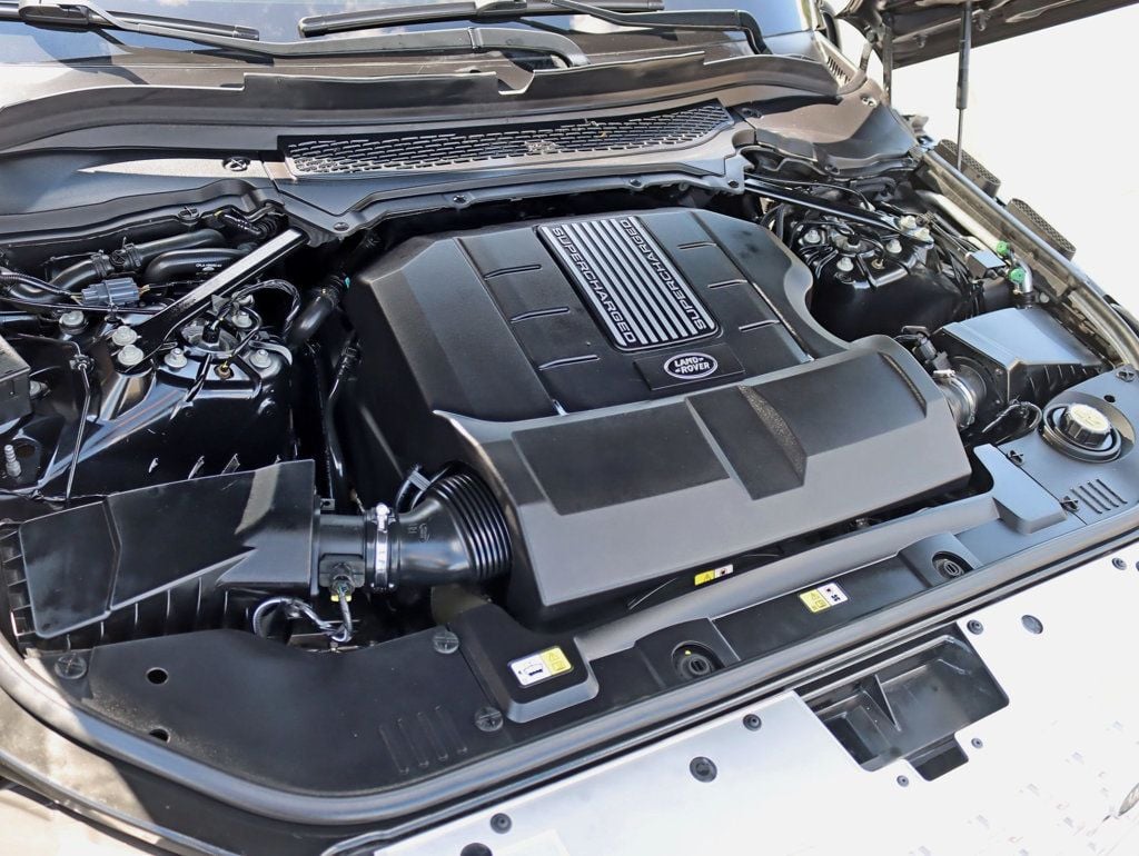 2016 Land Rover Range Rover HSE photo 31