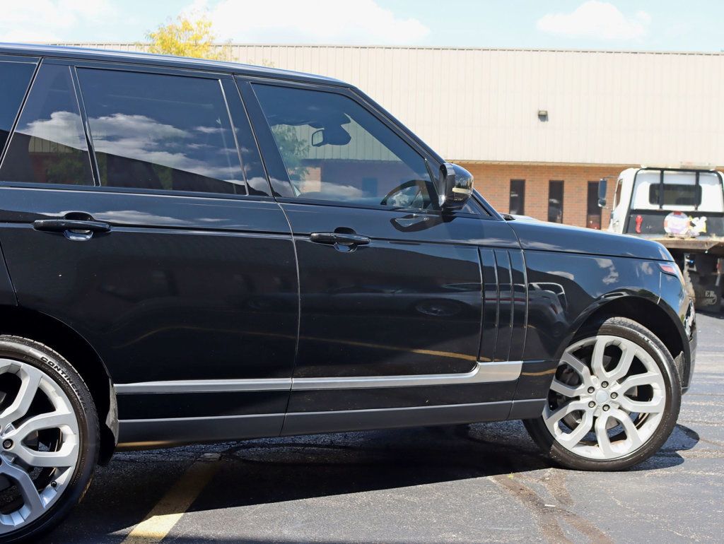 2016 Land Rover Range Rover HSE photo 4
