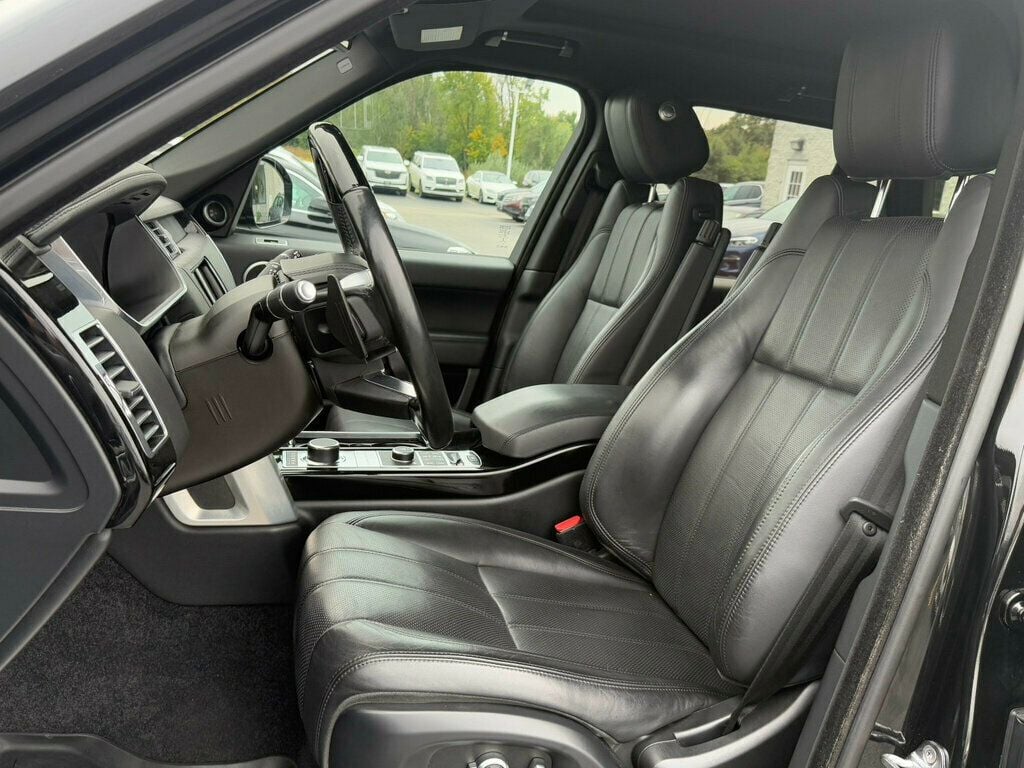 2016 Land Rover Range Rover SuperCharged photo 14