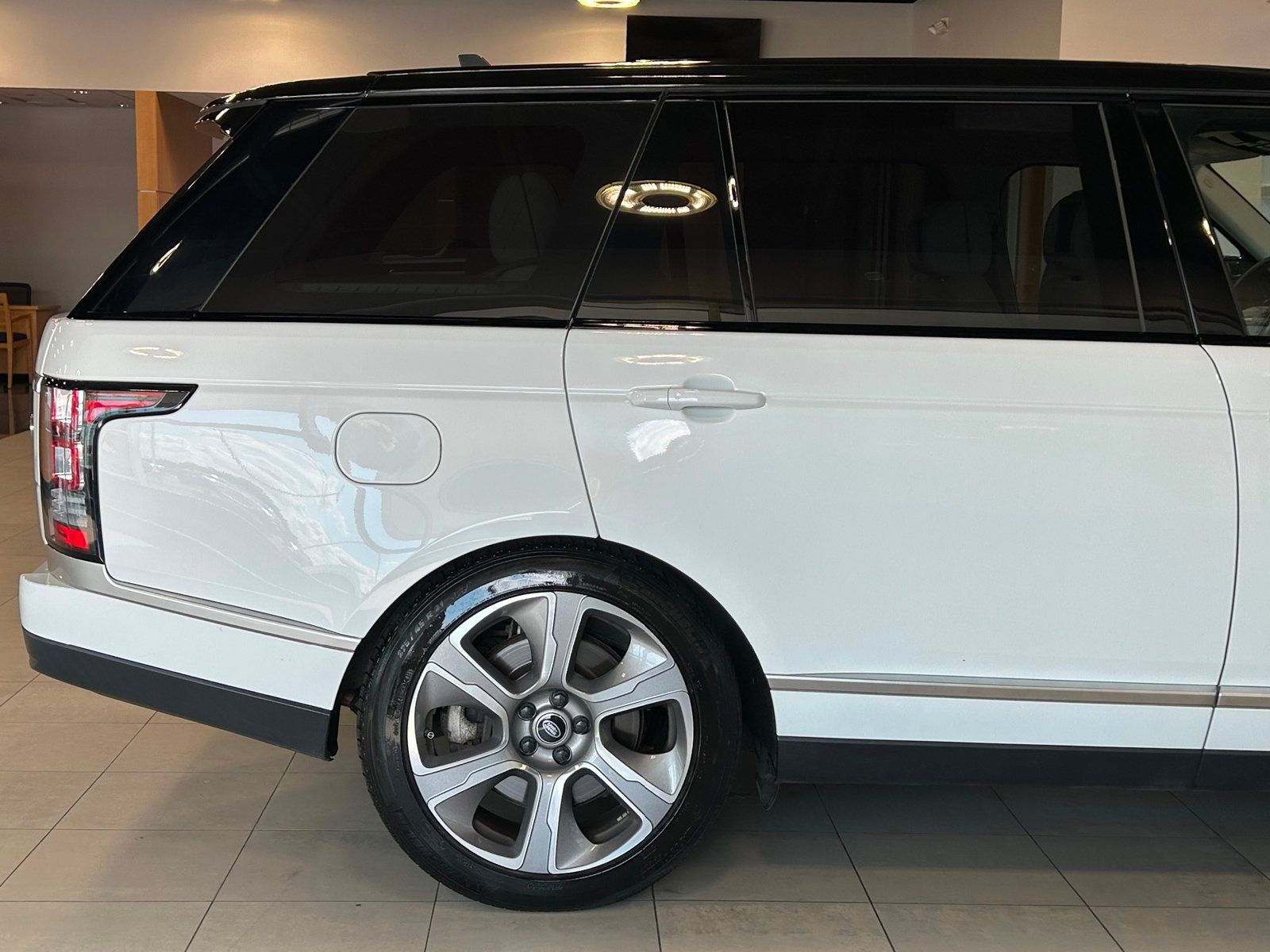 2016 Land Rover Range Rover Supercharged LWB photo 17