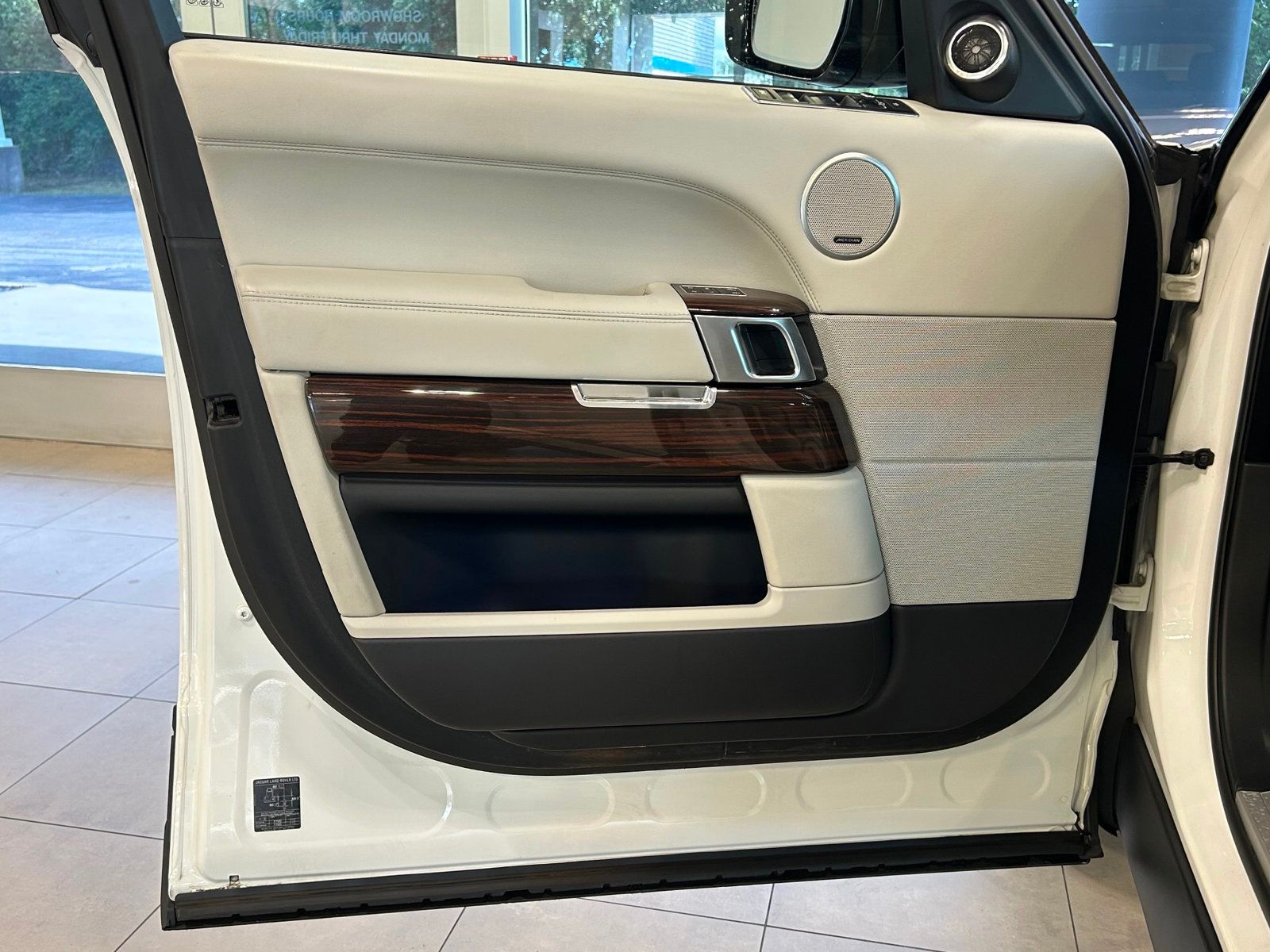 2016 Land Rover Range Rover Supercharged LWB photo 19