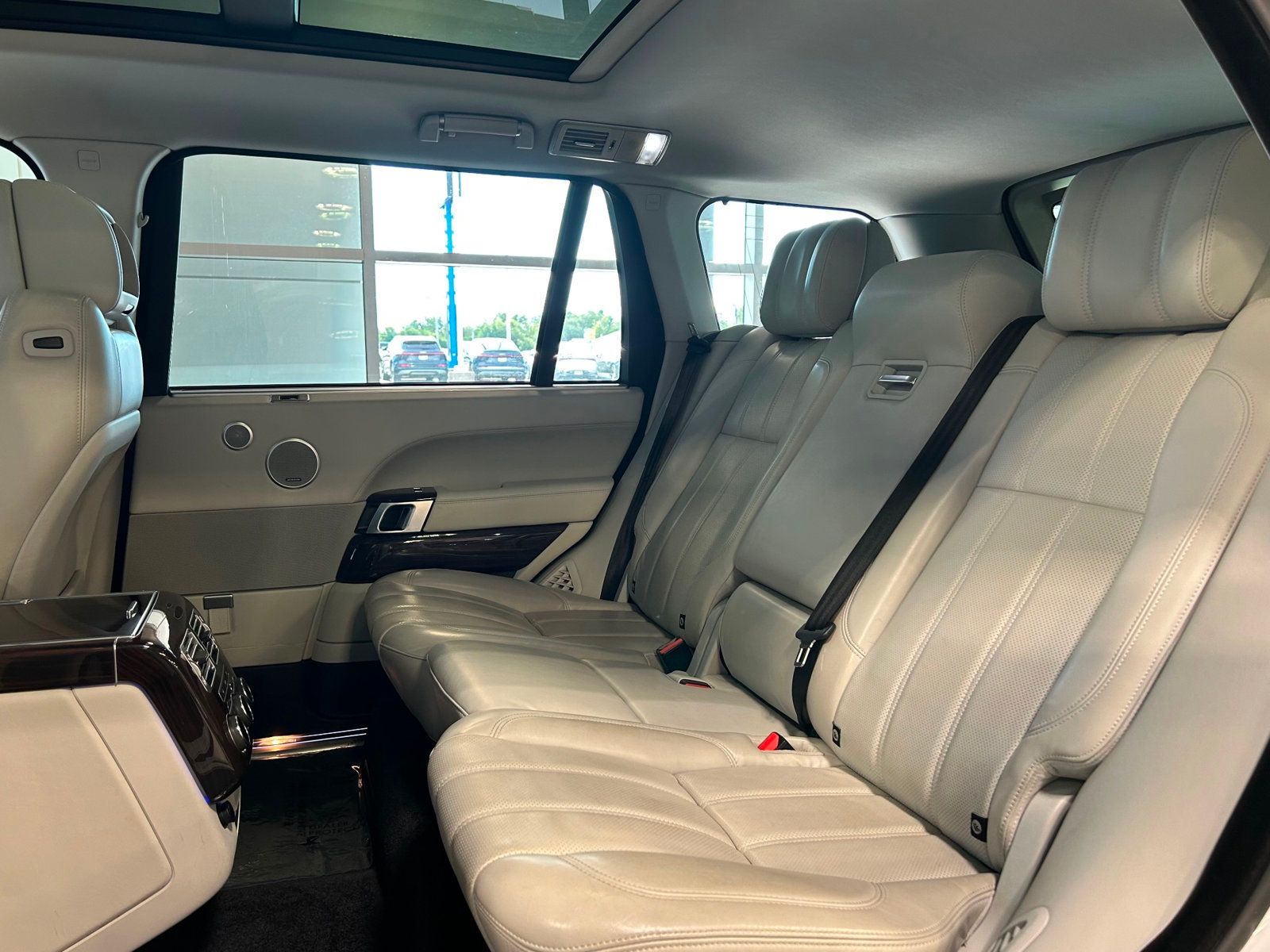 2016 Land Rover Range Rover Supercharged LWB photo 24