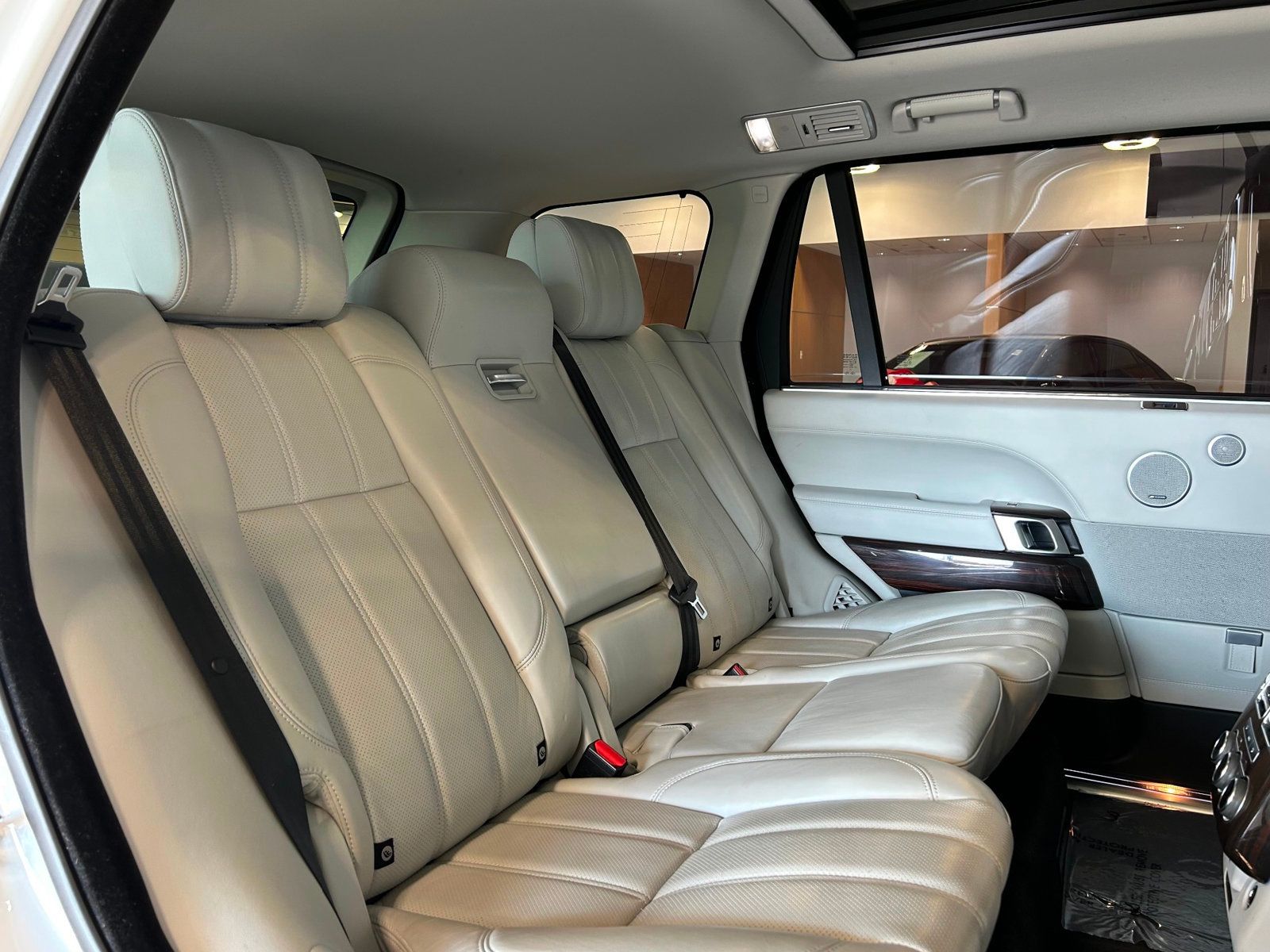 2016 Land Rover Range Rover Supercharged LWB photo 25