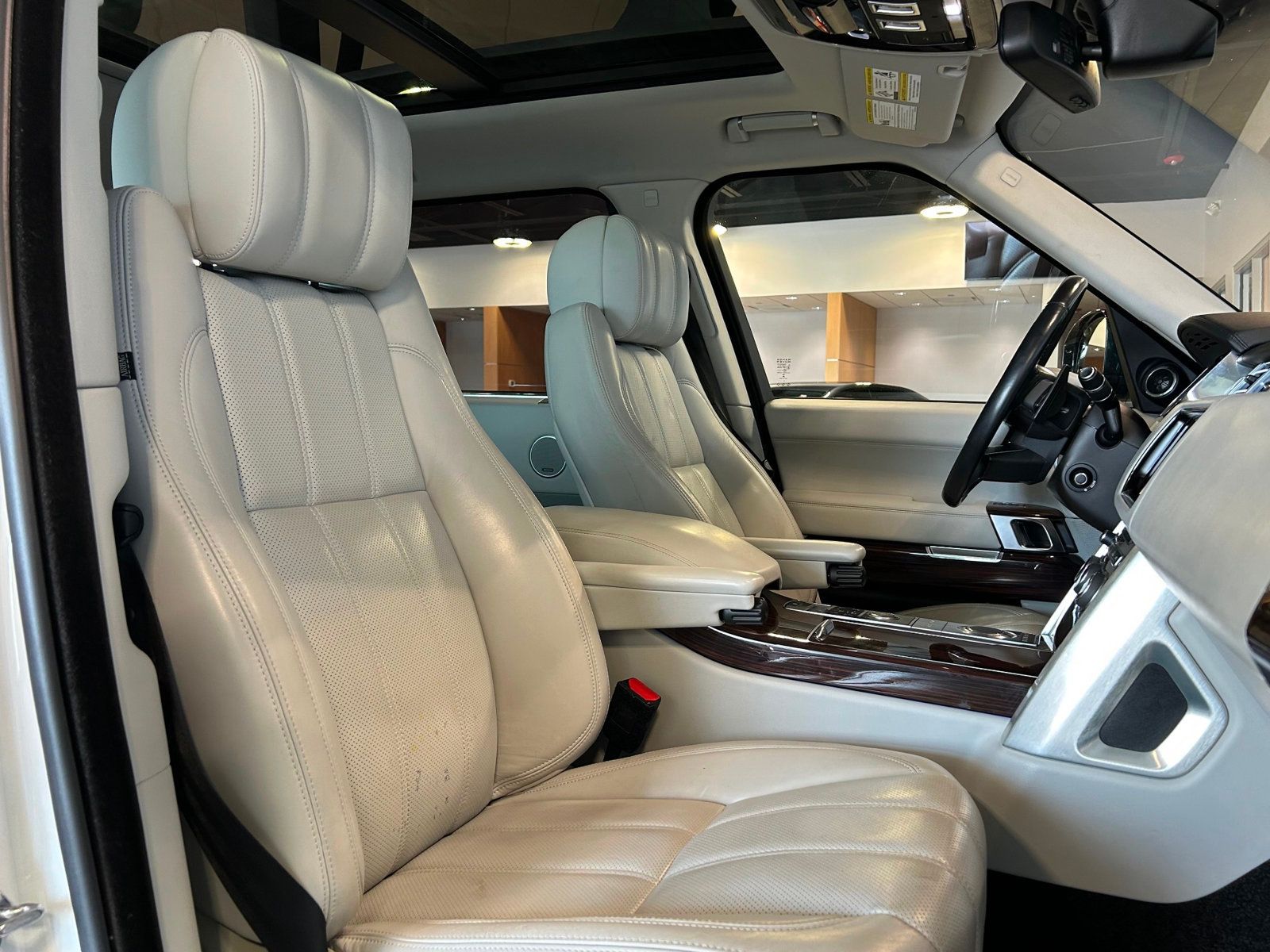 2016 Land Rover Range Rover Supercharged LWB photo 26