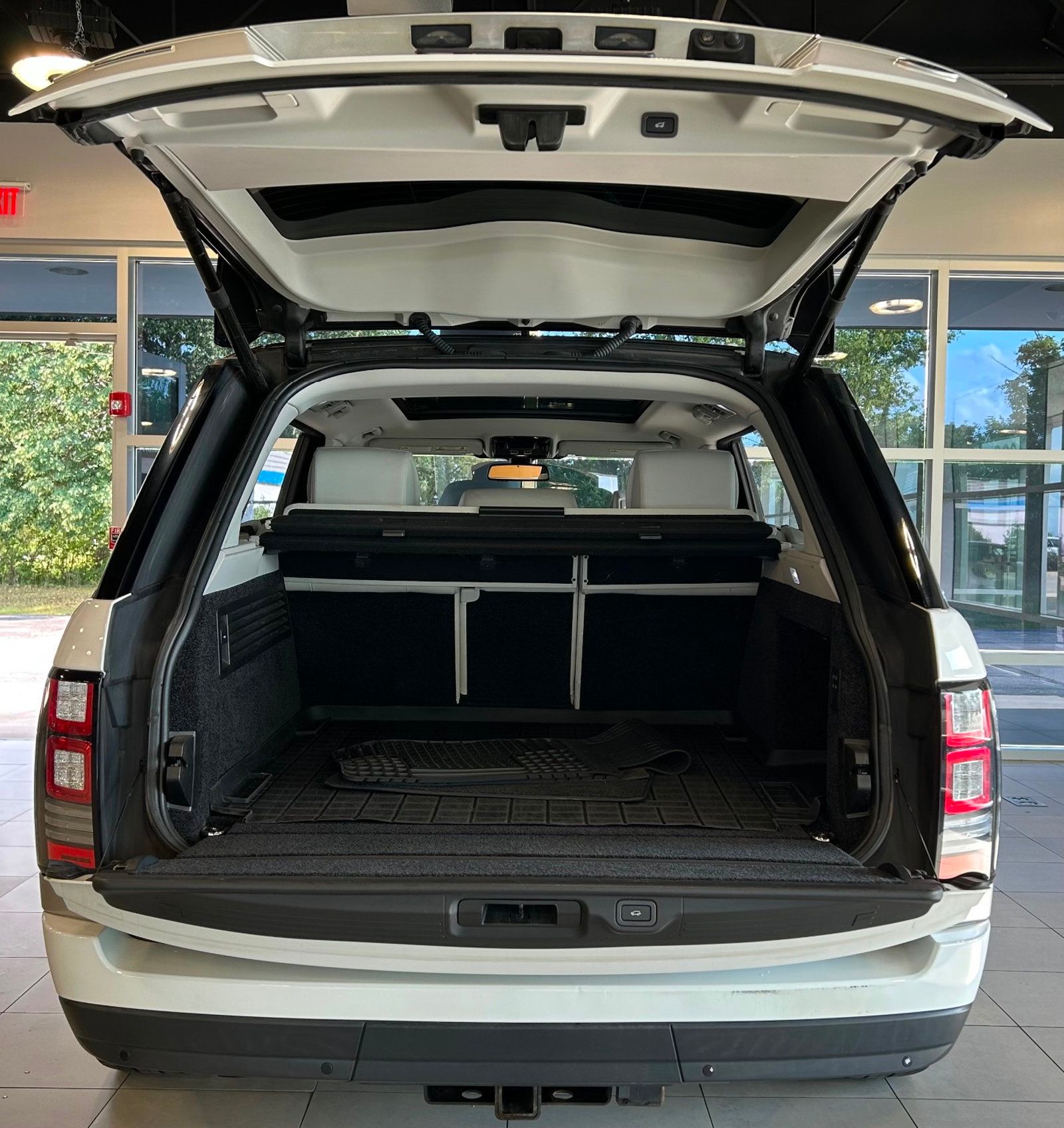2016 Land Rover Range Rover Supercharged LWB photo 42