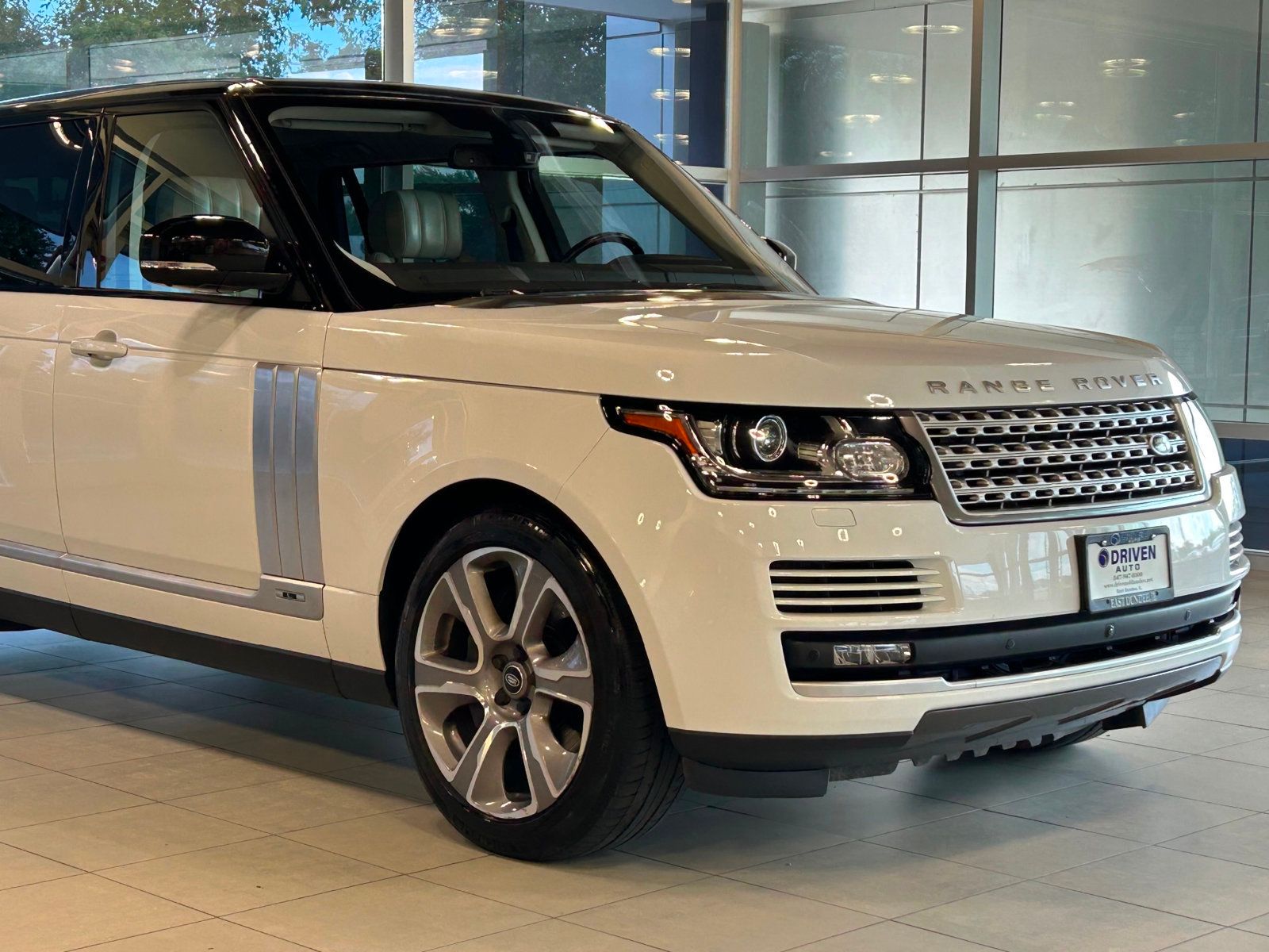2016 Land Rover Range Rover Supercharged LWB photo 5