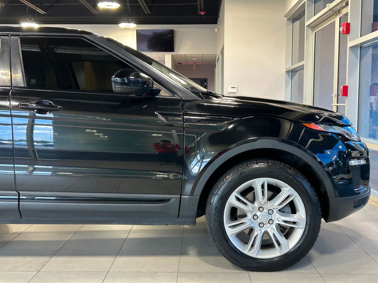2016 Land Rover Range Rover Evoque SE photo 15