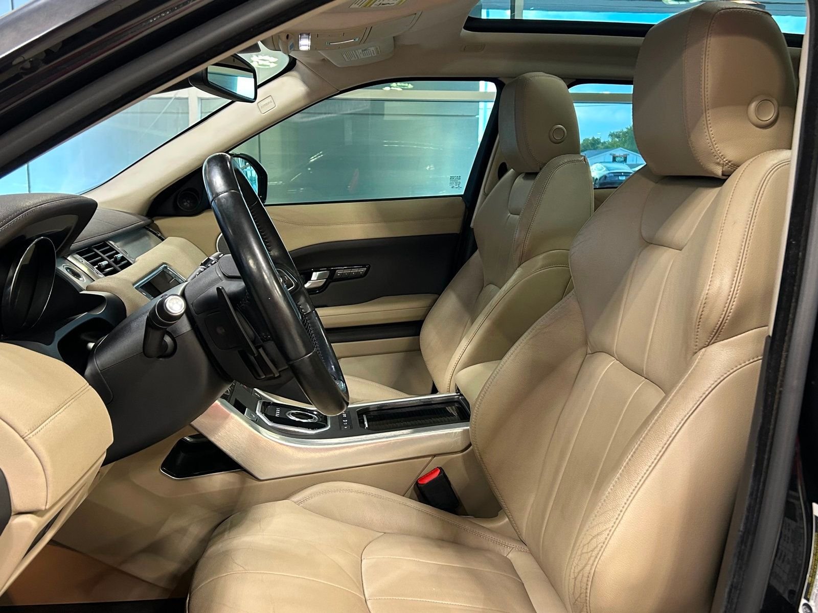 2016 Land Rover Range Rover Evoque SE photo 21