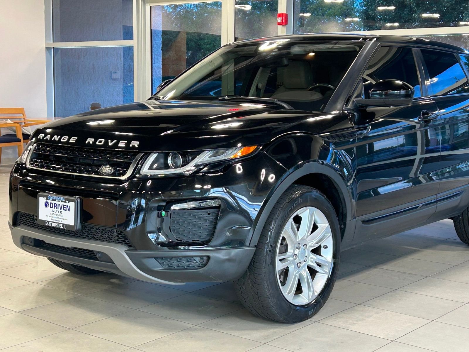 2016 Land Rover Range Rover Evoque SE photo 2