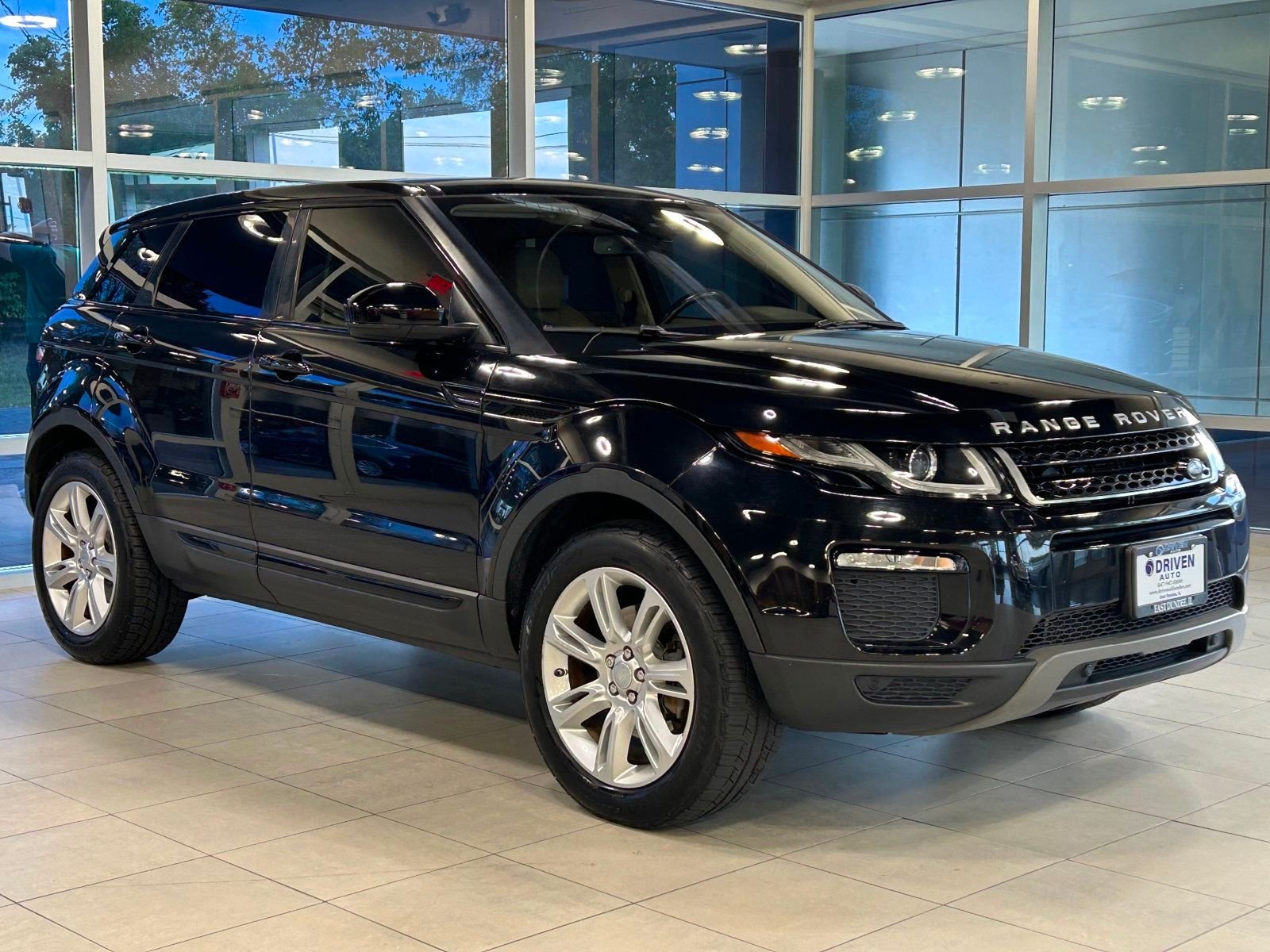 2016 Land Rover Range Rover Evoque SE photo 5