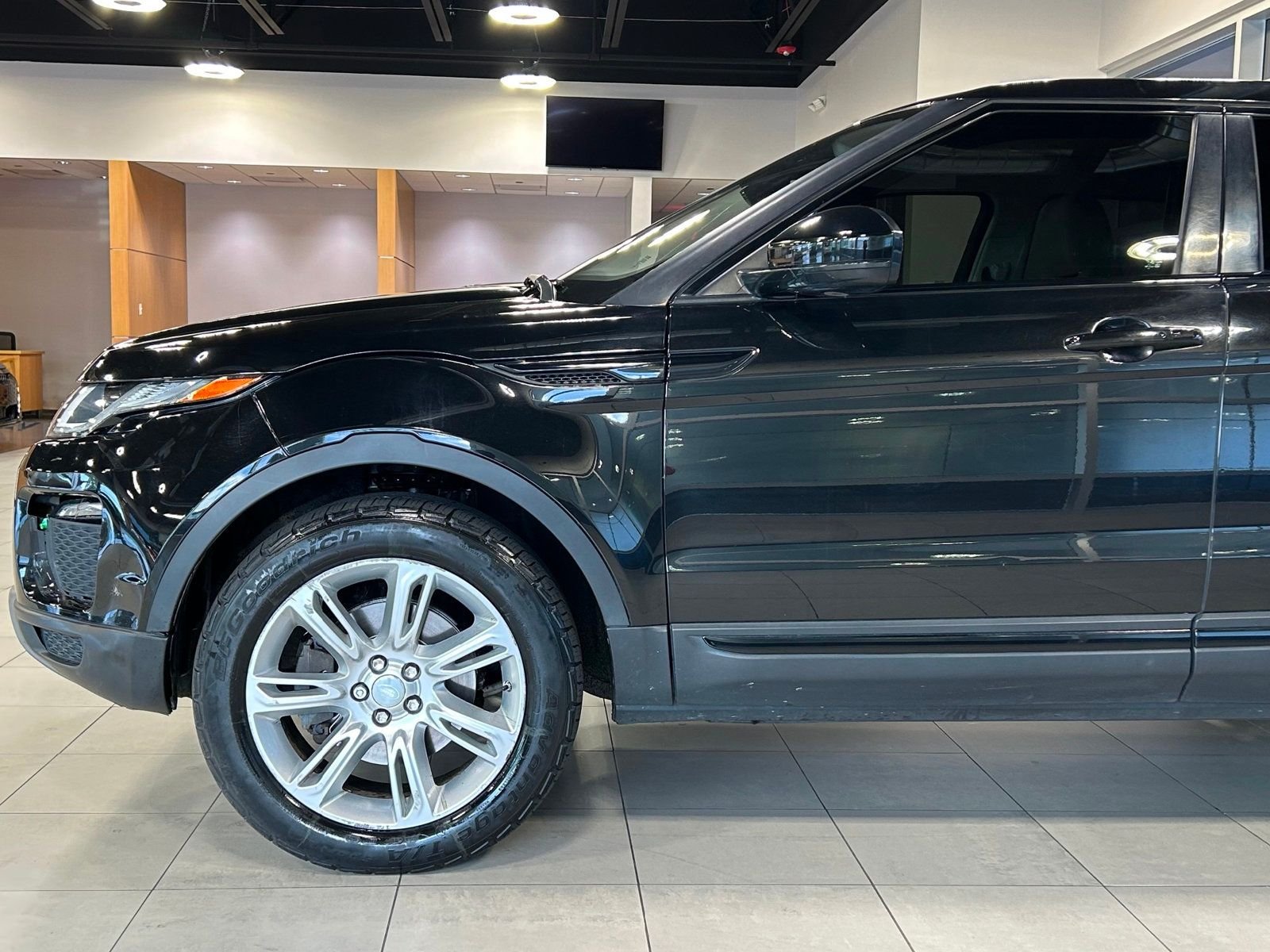 2016 Land Rover Range Rover Evoque SE photo 7