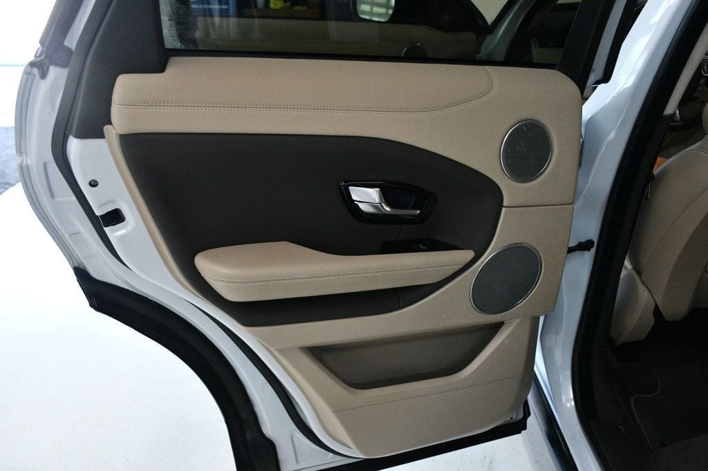 2016 Land Rover Range Rover Evoque SE Premium photo 22