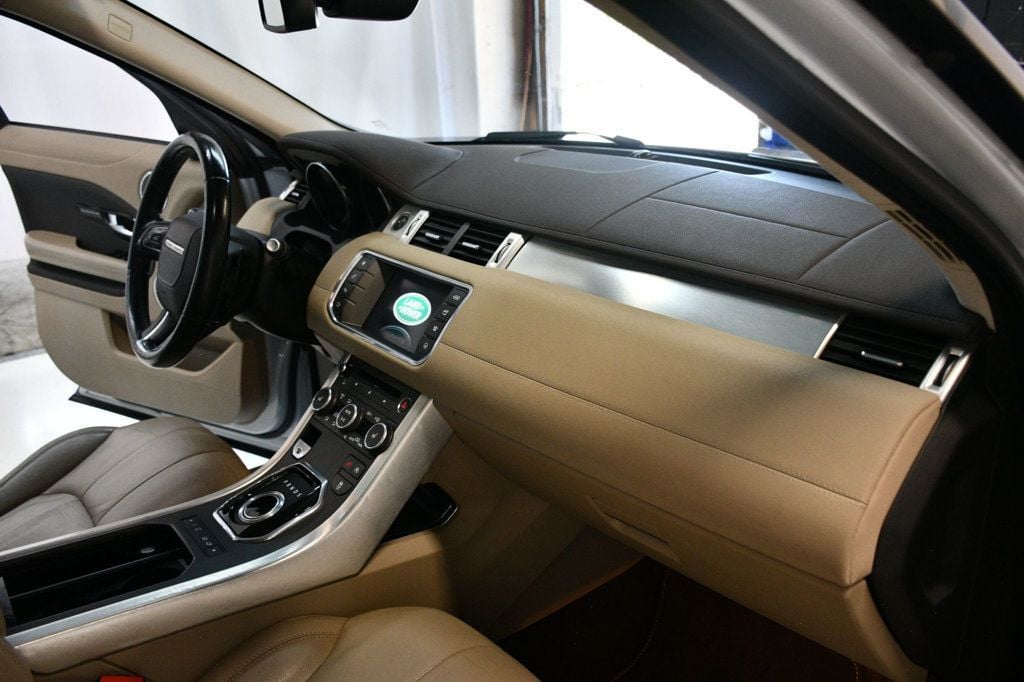 2016 Land Rover Range Rover Evoque SE Premium photo 25