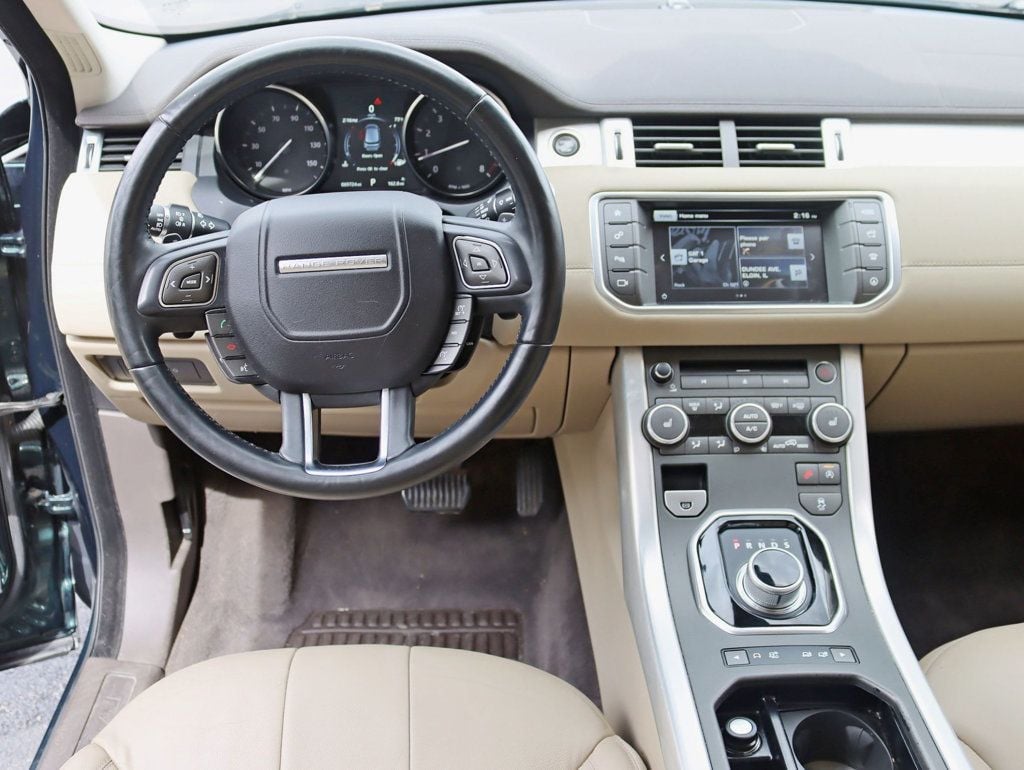 2016 Land Rover Range Rover Evoque SE photo 11