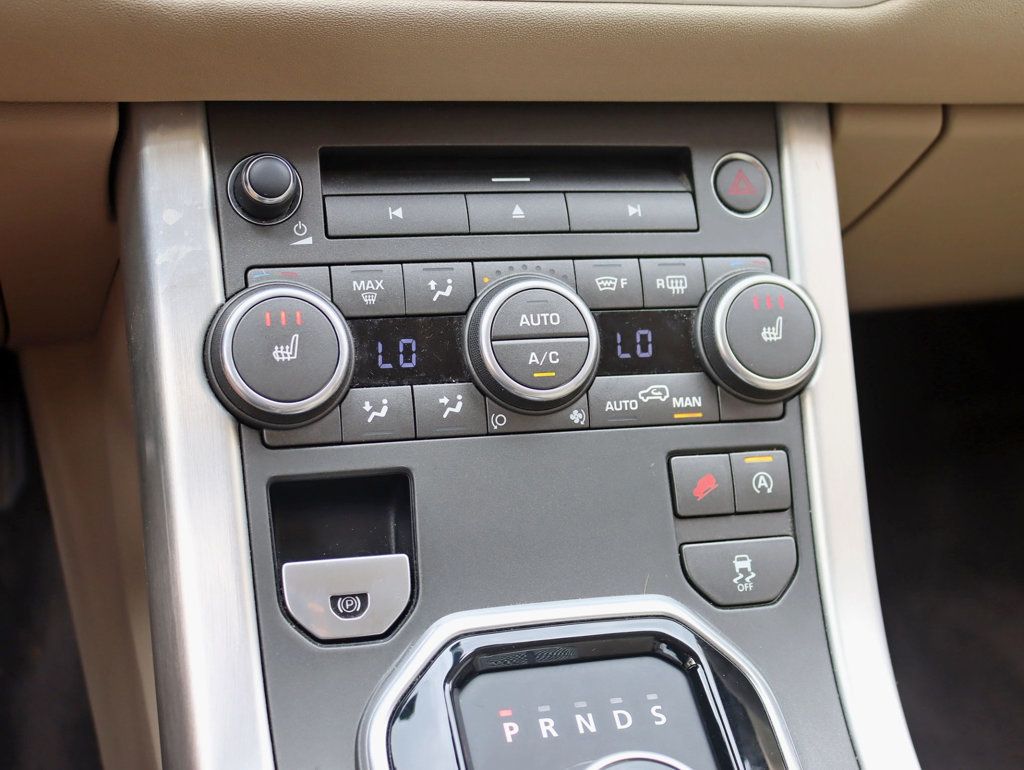 2016 Land Rover Range Rover Evoque SE photo 18