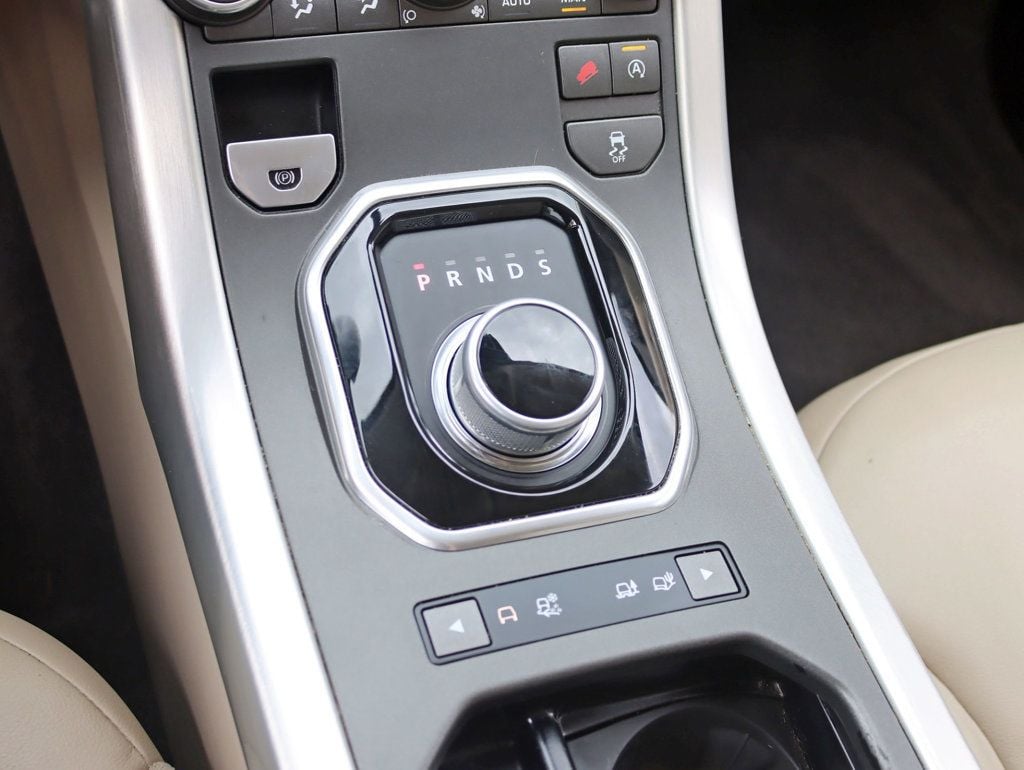 2016 Land Rover Range Rover Evoque SE photo 19