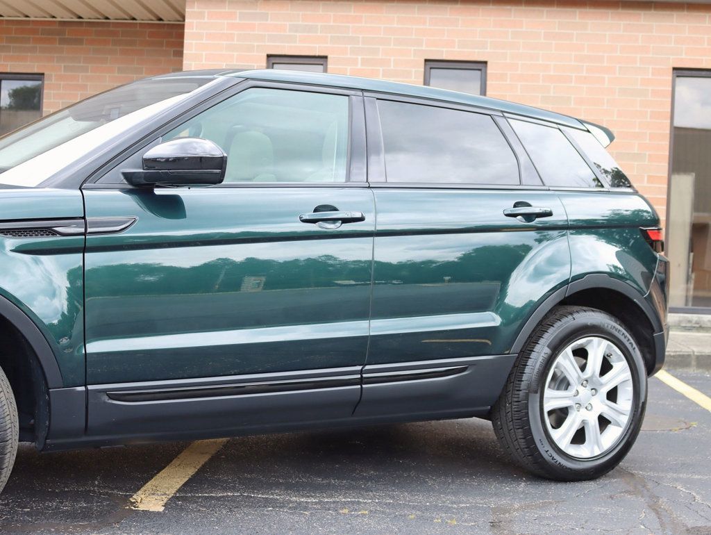 2016 Land Rover Range Rover Evoque SE photo 2