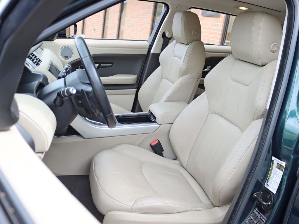 2016 Land Rover Range Rover Evoque SE photo 21