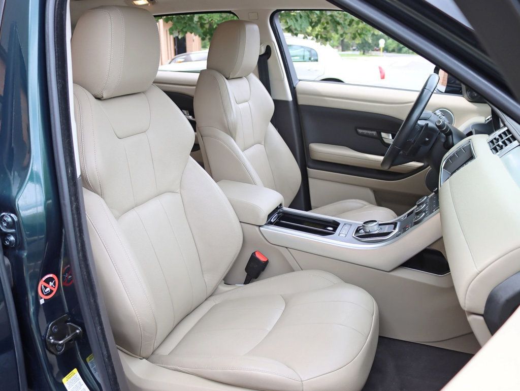 2016 Land Rover Range Rover Evoque SE photo 22