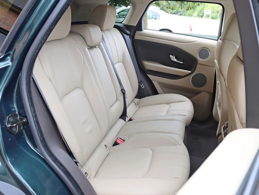 2016 Land Rover Range Rover Evoque SE photo 24