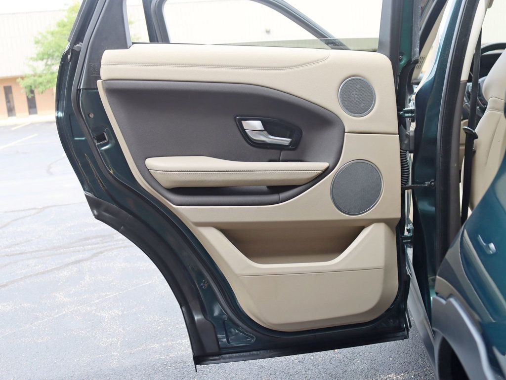 2016 Land Rover Range Rover Evoque SE photo 29