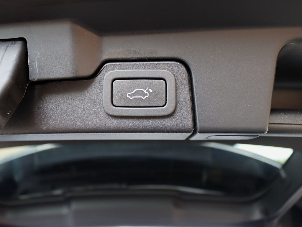 2016 Land Rover Range Rover Evoque SE photo 31
