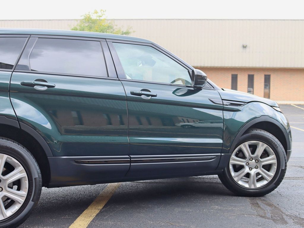 2016 Land Rover Range Rover Evoque SE photo 4