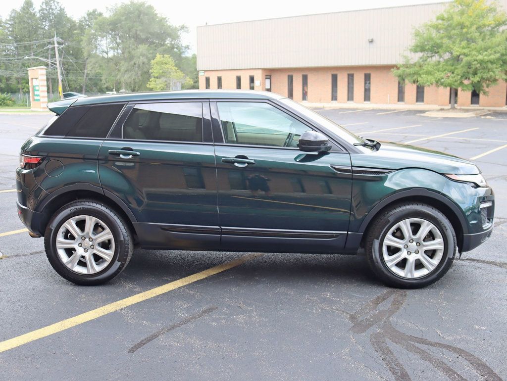 2016 Land Rover Range Rover Evoque SE photo 8
