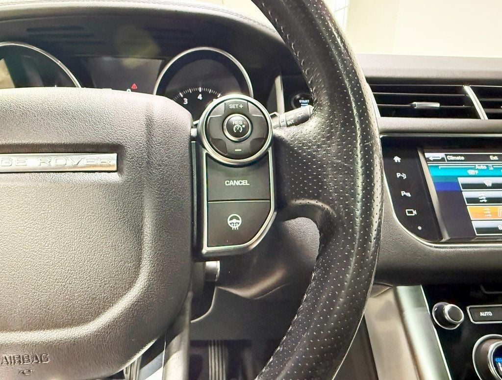 2016 Land Rover Range Rover Sport HSE photo 9