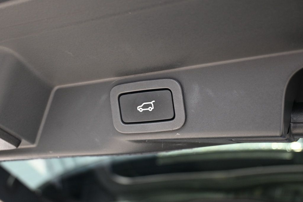Land Rover Range Rover Sport photo 18