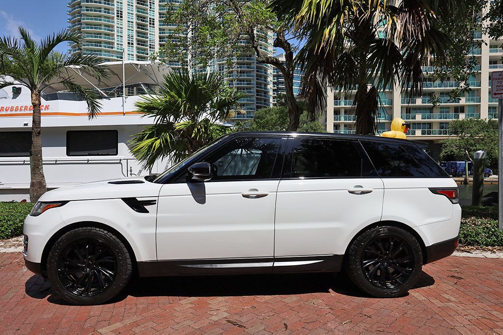 2016 Land Rover Range Rover Sport SE photo 2